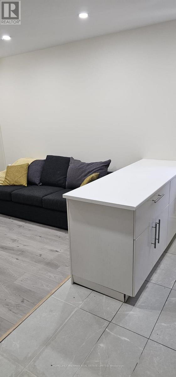 Basement Unit 2 - 92 Alexis Boulevard, Toronto, Ontario  M3H 2P7 - Photo 10 - C12931886