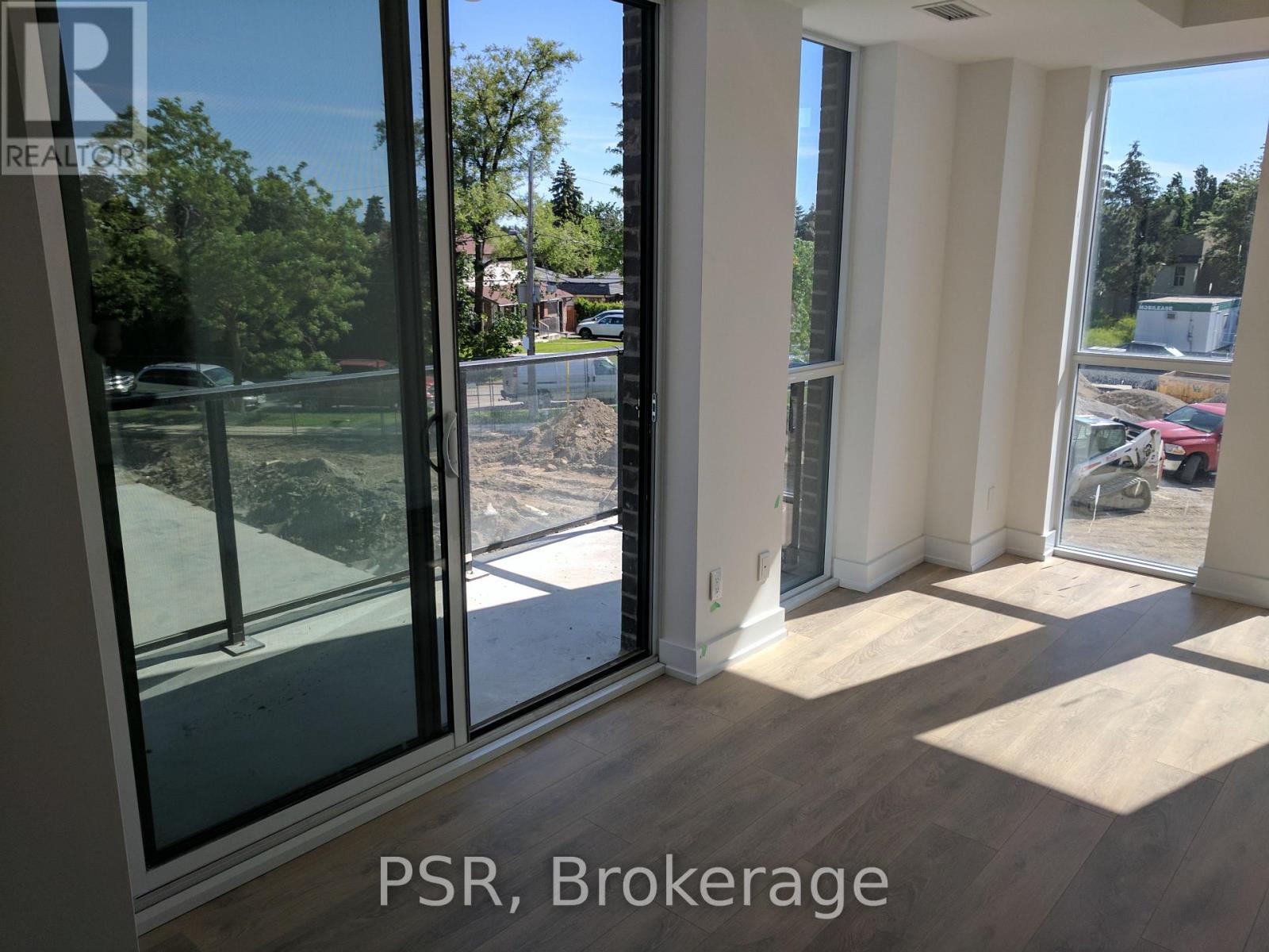 211 - 150 Fairview Mall Drive, Toronto, Ontario  M2J 0E7 - Photo 2 - C12931944