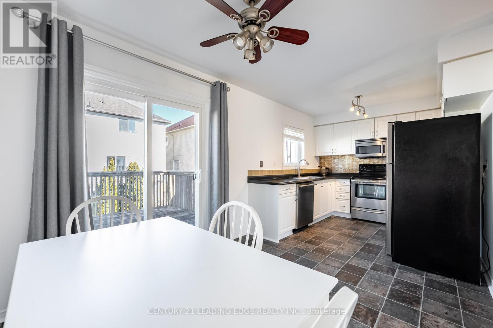 308 Sparrow Circle, Pickering, Ontario  L1V 6Y3 - Photo 16 - E12931896