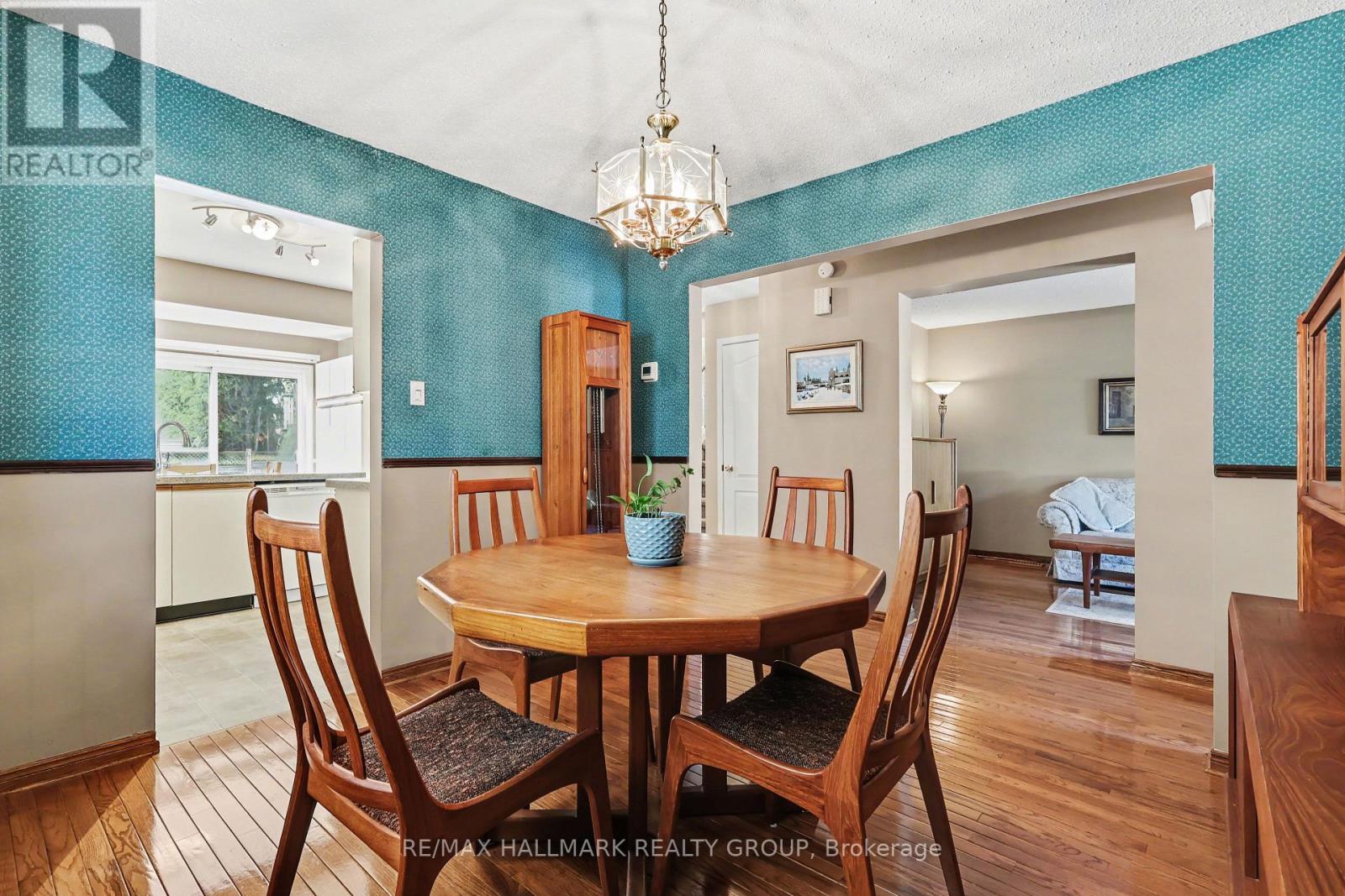 1620 Des Grives Crescent, Ottawa, Ontario  K1C 5B7 - Photo 3 - X12931870