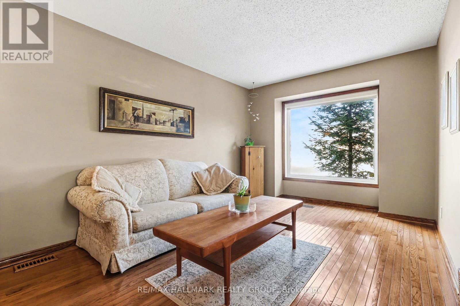 1620 Des Grives Crescent, Ottawa, Ontario  K1C 5B7 - Photo 5 - X12931870