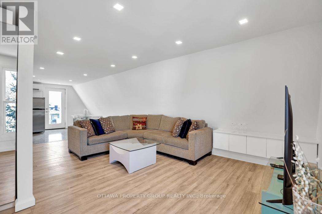 C - 149 Concord Street S, Ottawa, Ontario  K1S 0Z3 - Photo 3 - X12931946