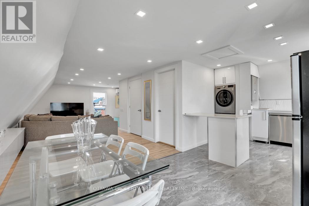 C - 149 Concord Street S, Ottawa, Ontario  K1S 0Z3 - Photo 4 - X12931946