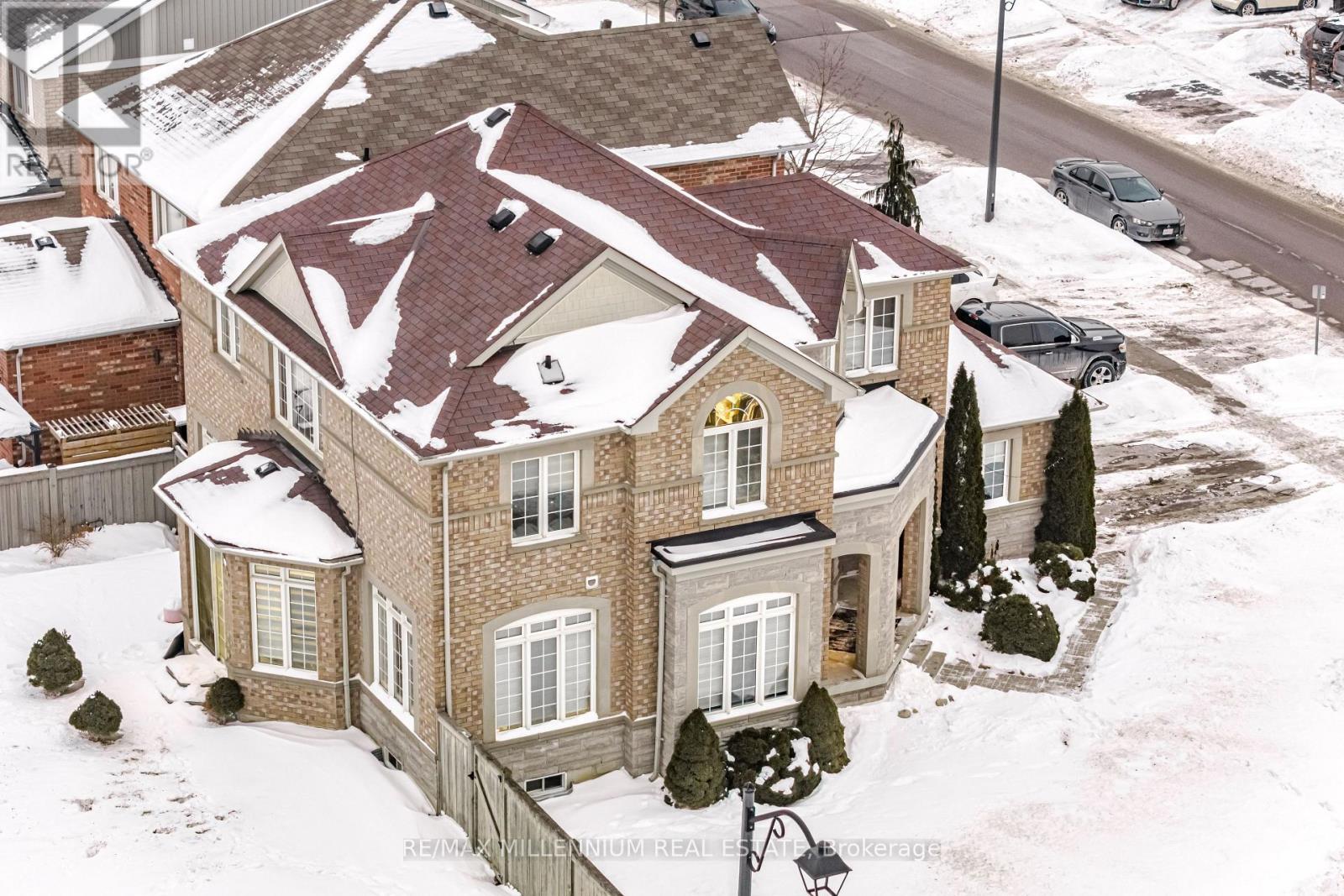 132 Blue Dasher Boulevard, Bradford West Gwillimbury (Bradford), Ontario  L3Z 0E5 - Photo 3 - N12931888