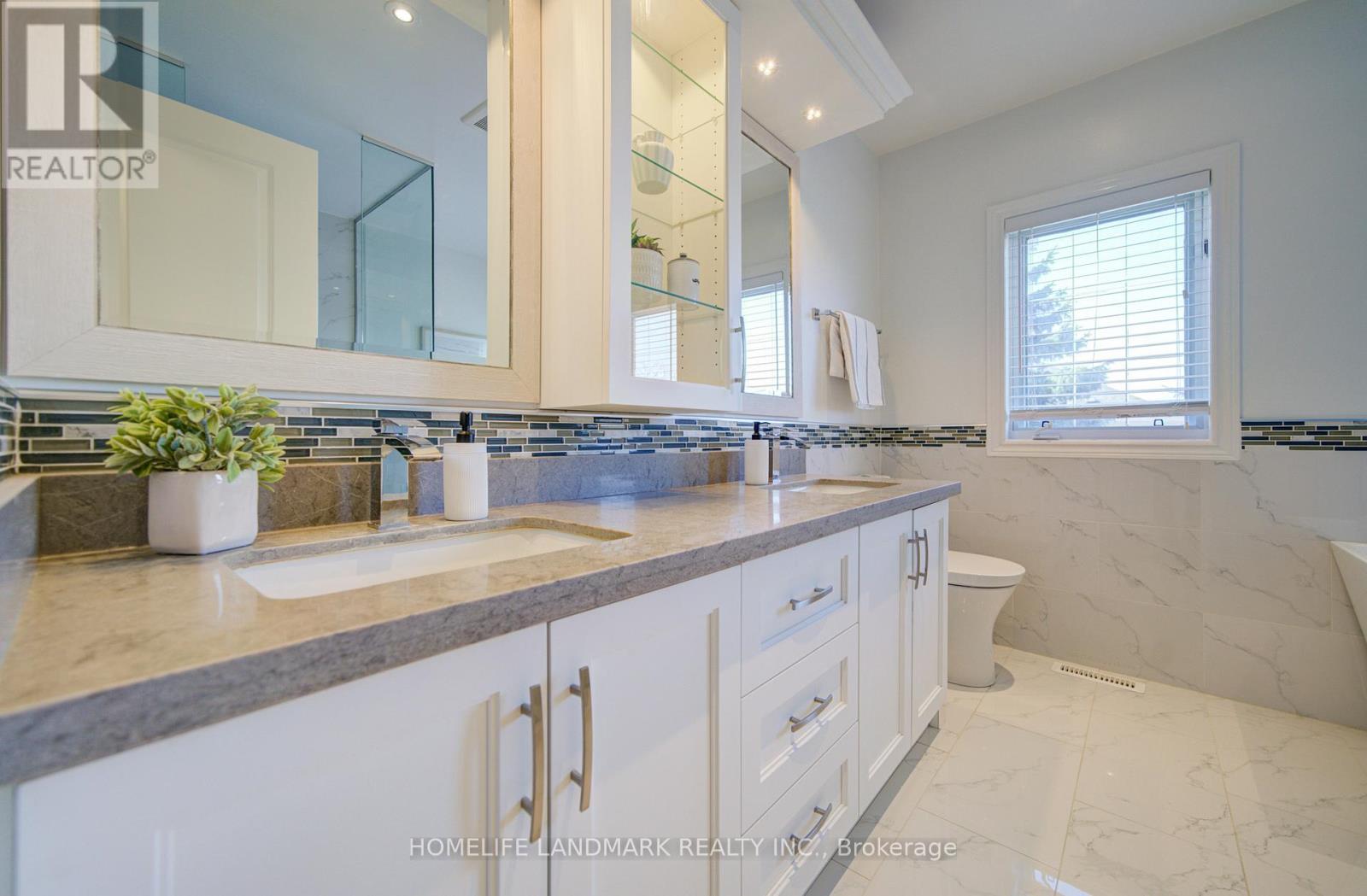 282 Manhattan Drive, Markham, Ontario  L3P 6V4 - Photo 25 - N12931916