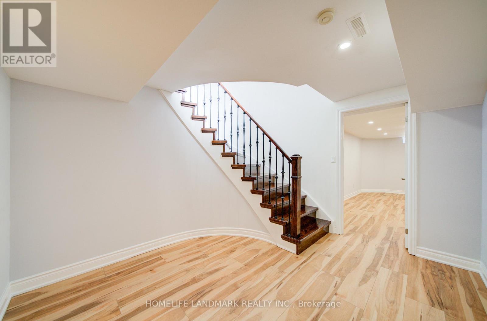 282 Manhattan Drive, Markham, Ontario  L3P 6V4 - Photo 36 - N12931916