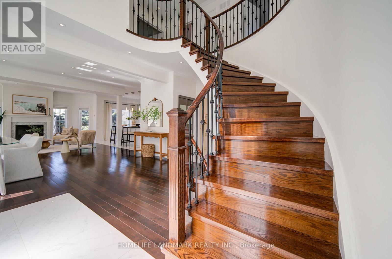 282 Manhattan Drive, Markham, Ontario  L3P 6V4 - Photo 4 - N12931916