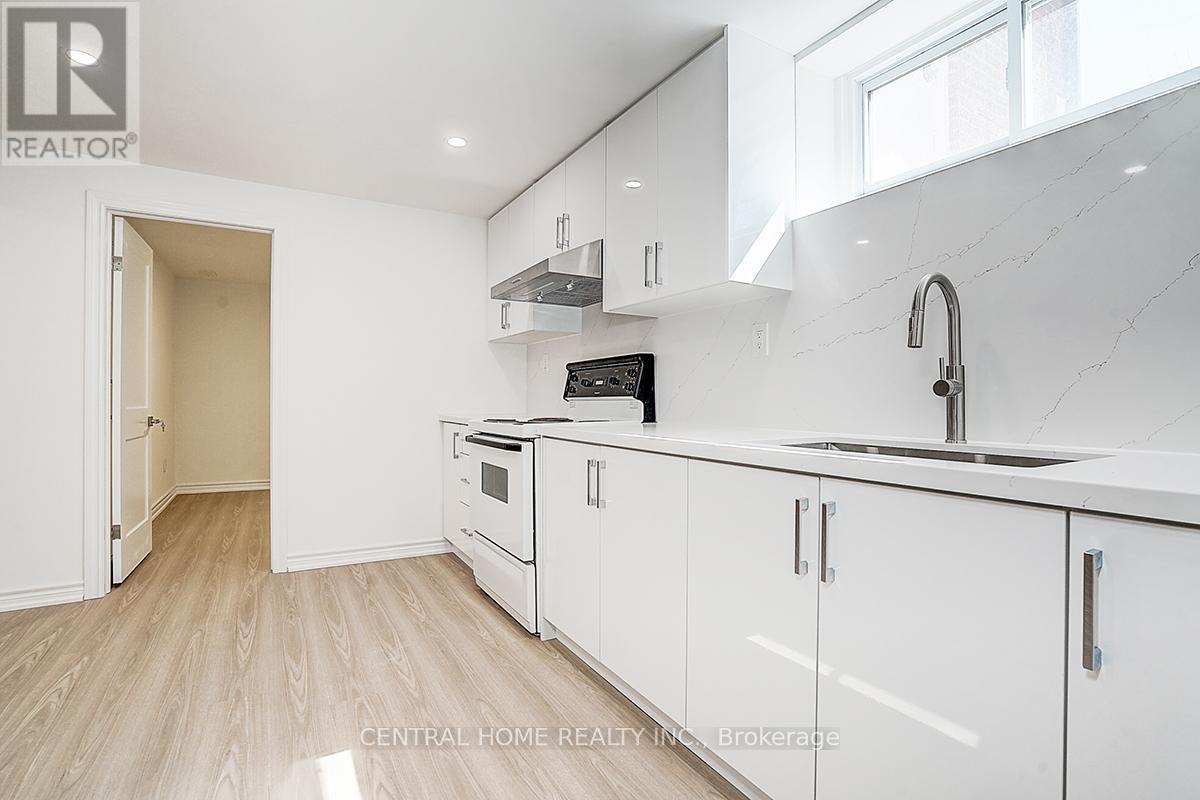 Lower - 36 Sherwood Forest Drive, Markham, Ontario  L3P 1P8 - Photo 17 - N12931928