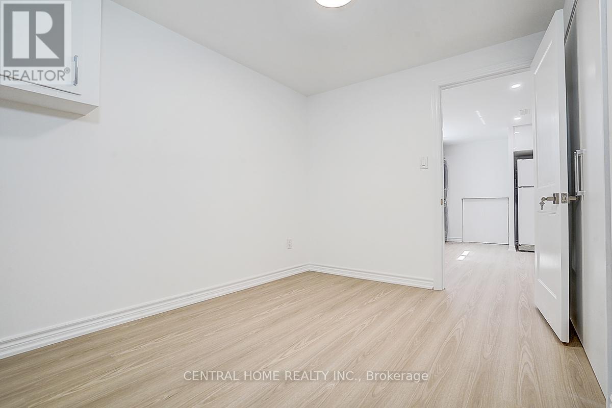 Lower - 36 Sherwood Forest Drive, Markham, Ontario  L3P 1P8 - Photo 19 - N12931928