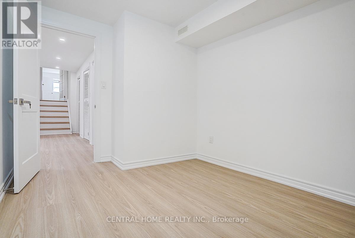 Lower - 36 Sherwood Forest Drive, Markham, Ontario  L3P 1P8 - Photo 21 - N12931928