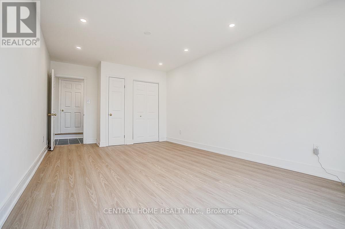 Lower - 36 Sherwood Forest Drive, Markham, Ontario  L3P 1P8 - Photo 7 - N12931928