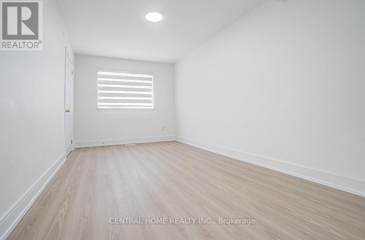 Lower - 36 Sherwood Forest Drive, Markham, Ontario  L3P 1P8 - Photo 8 - N12931928