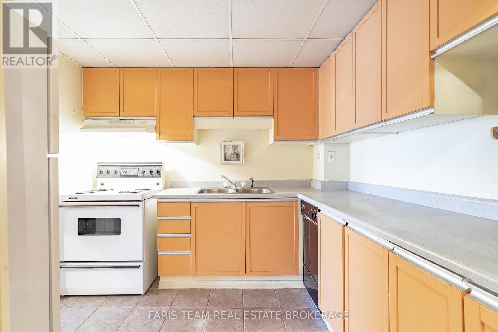 48 - 2 Albert Street, Barrie, Ontario L4M 3S4 - Photo 7 - S12931876