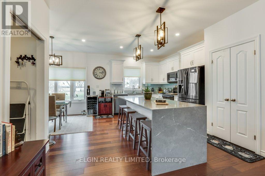 167 Elgin Street, South Huron, Ontario  N0M 1K0 - Photo 13 - X12922662