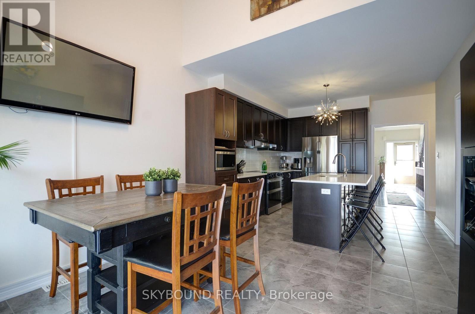 30 - 11 Alamode Road, Brampton, Ontario  L6R 3Z8 - Photo 10 - W12931872