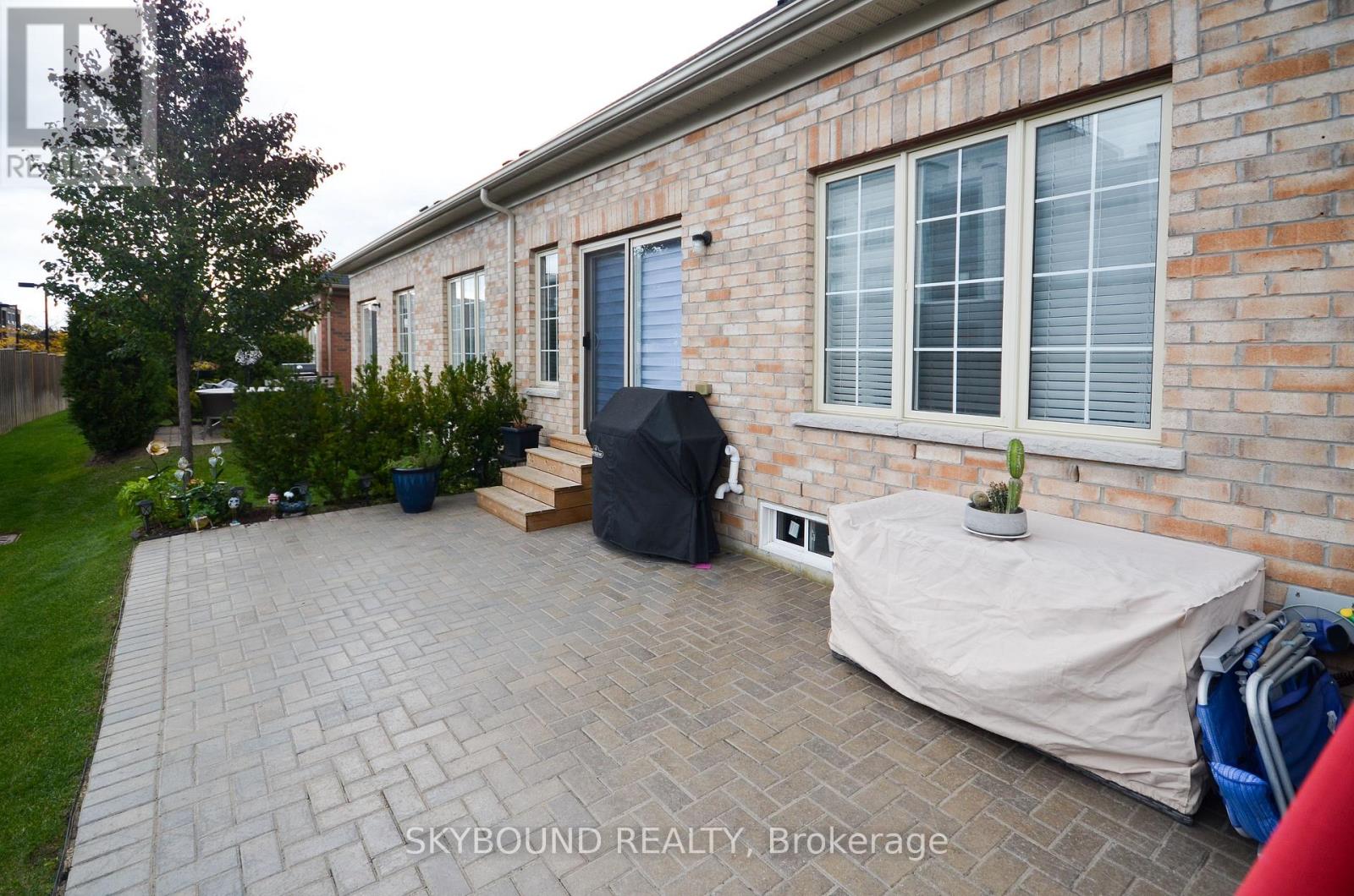 30 - 11 Alamode Road, Brampton, Ontario  L6R 3Z8 - Photo 34 - W12931872