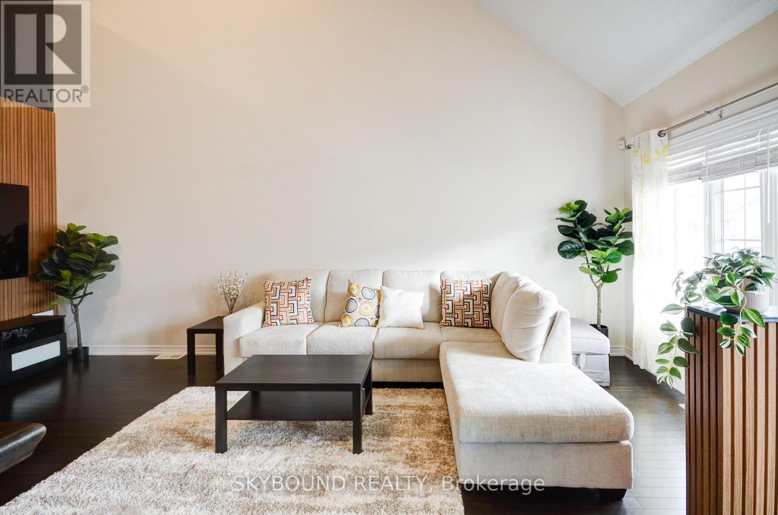 30 - 11 Alamode Road, Brampton, Ontario  L6R 3Z8 - Photo 7 - W12931872