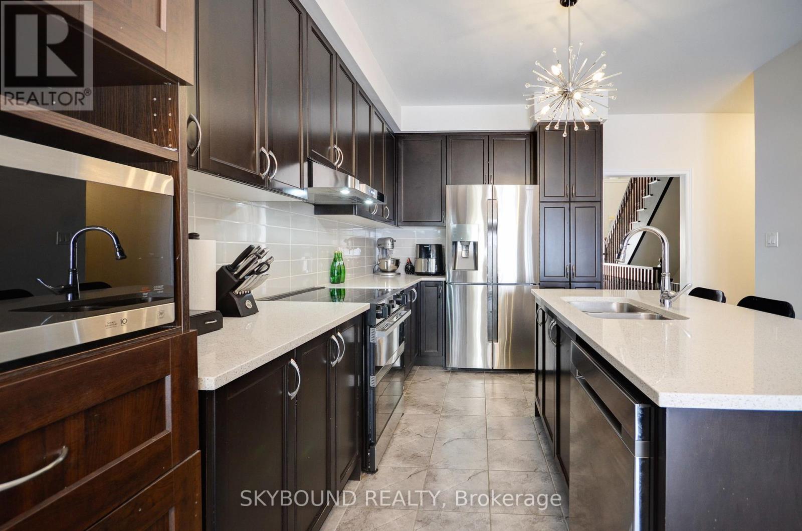 30 - 11 Alamode Road, Brampton, Ontario  L6R 3Z8 - Photo 8 - W12931872