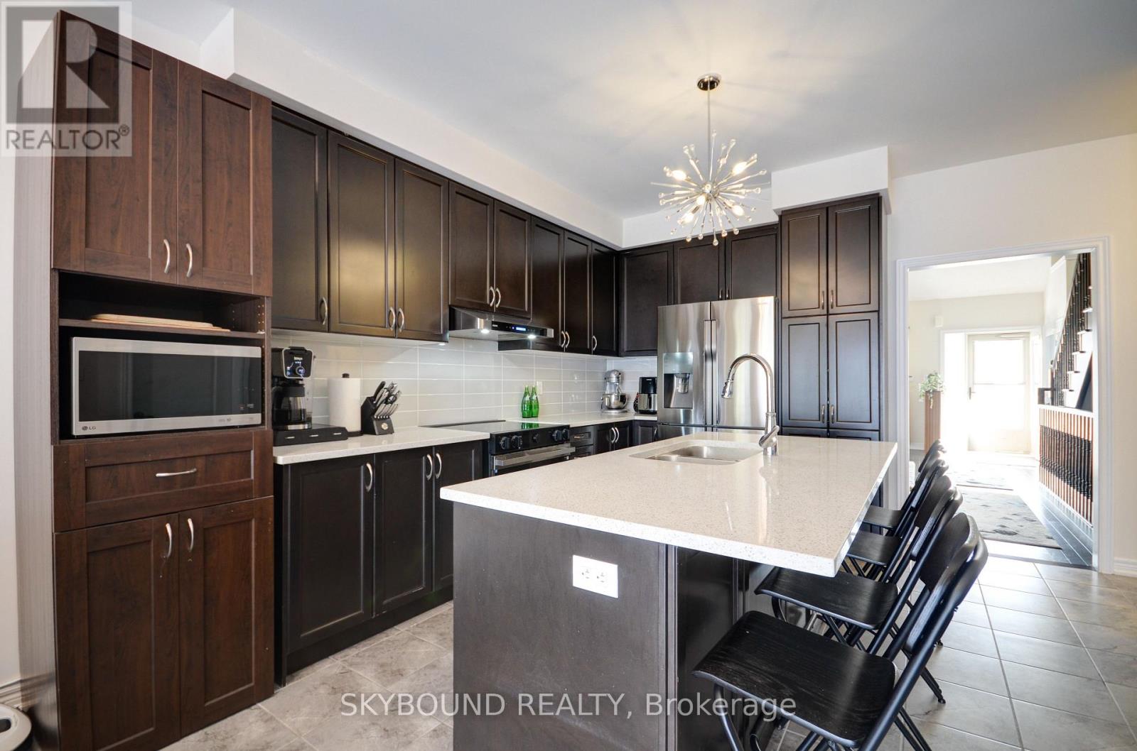 30 - 11 Alamode Road, Brampton, Ontario  L6R 3Z8 - Photo 9 - W12931872