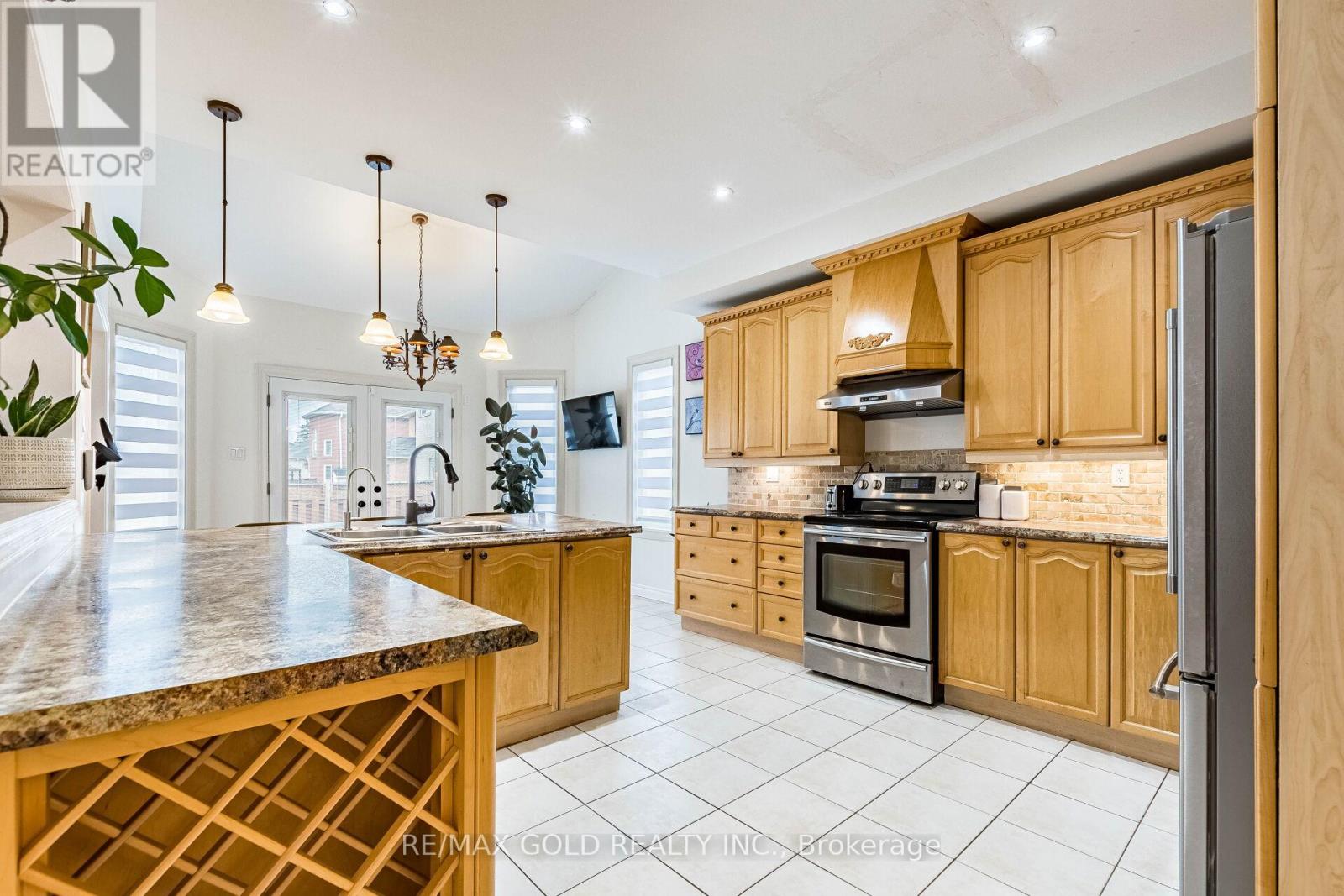 36 Ash Court, Brampton (Snelgrove), Ontario  L7A 1L5 - Photo 21 - W12931892