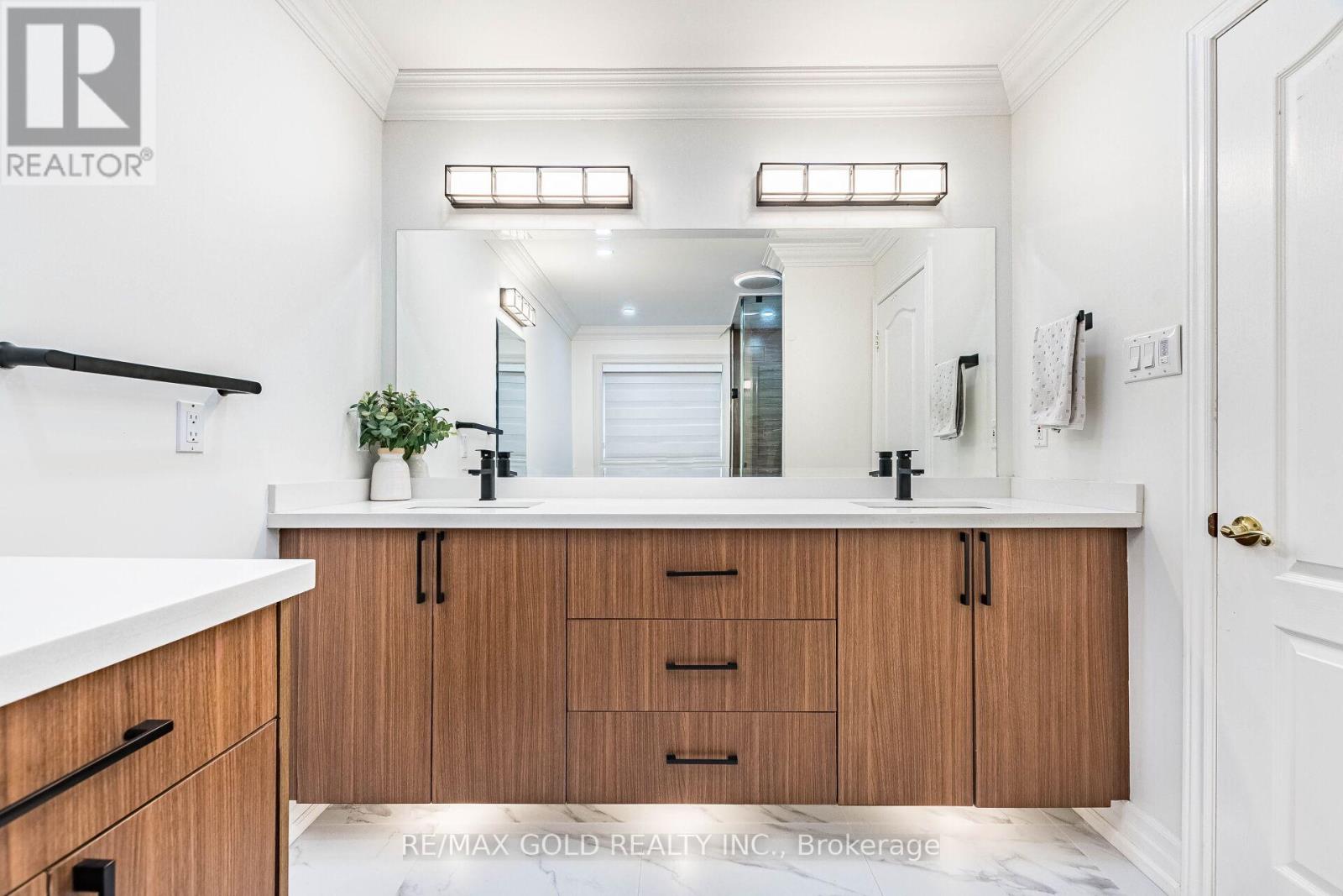 36 Ash Court, Brampton (Snelgrove), Ontario  L7A 1L5 - Photo 30 - W12931892