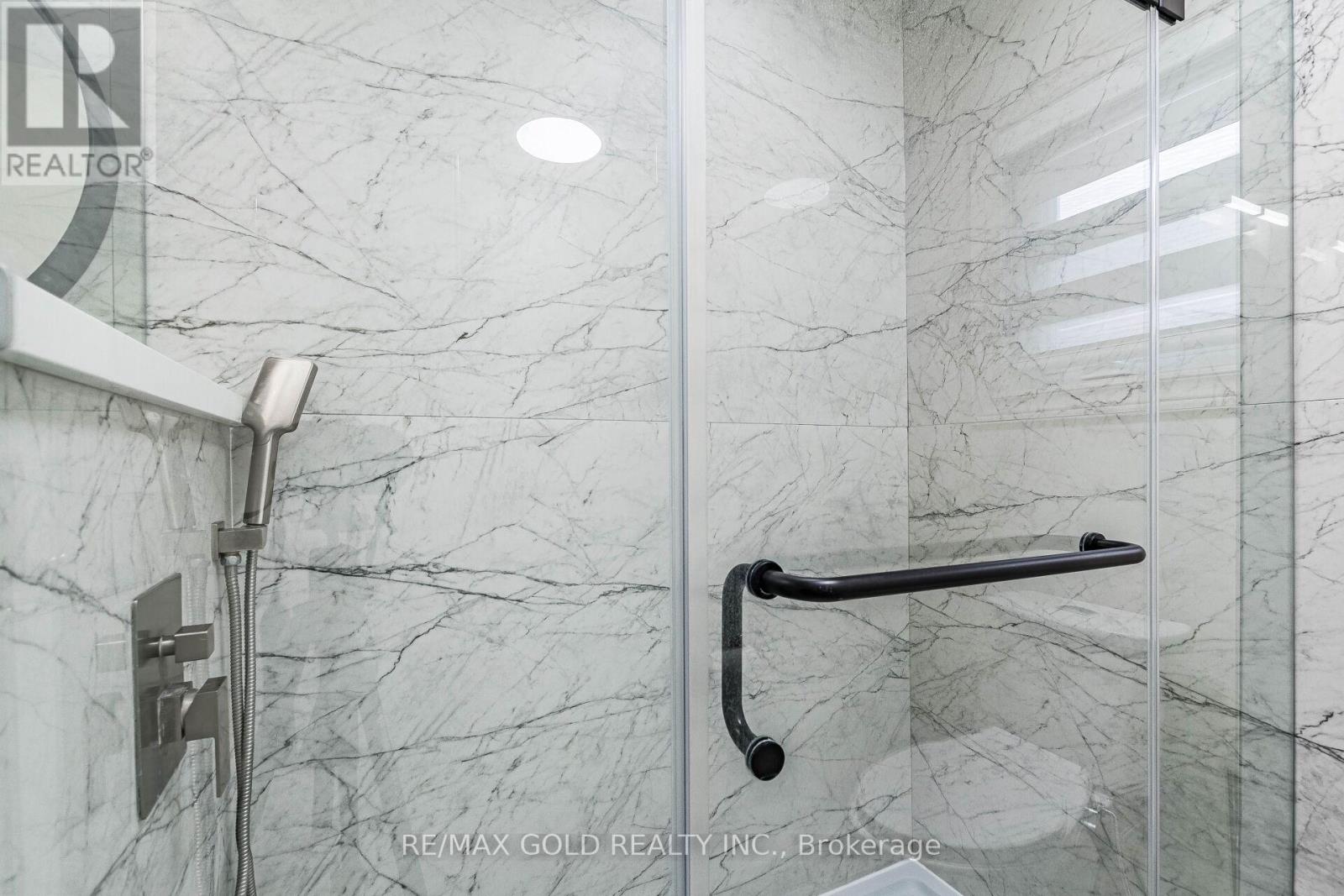 36 Ash Court, Brampton (Snelgrove), Ontario  L7A 1L5 - Photo 37 - W12931892