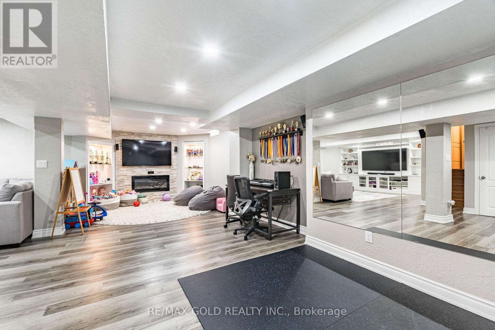 36 Ash Court, Brampton (Snelgrove), Ontario  L7A 1L5 - Photo 40 - W12931892