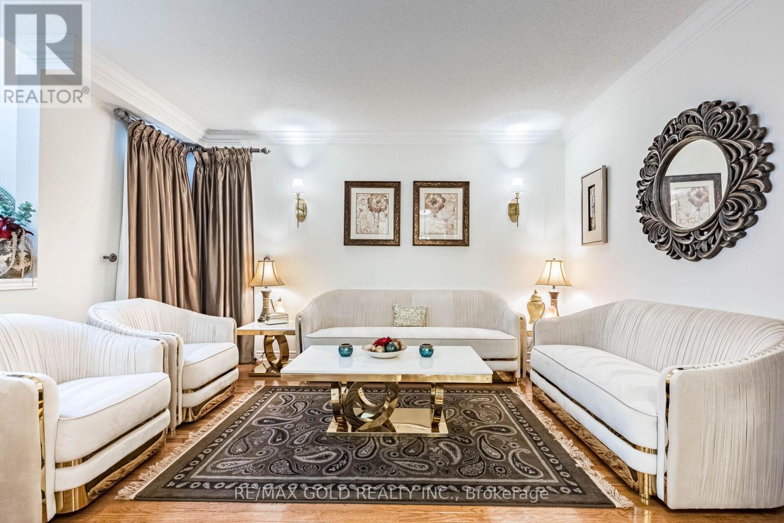 36 Ash Court, Brampton (Snelgrove), Ontario  L7A 1L5 - Photo 9 - W12931892