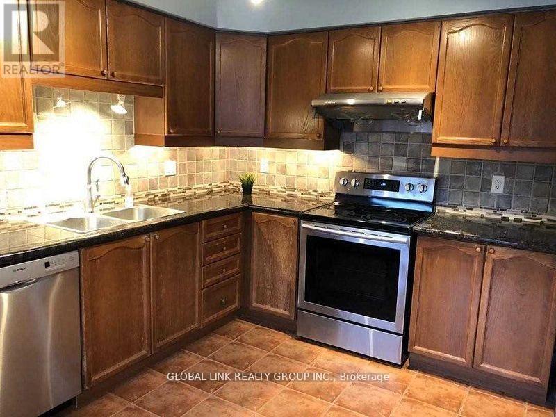 1328 Goldhawk Trail, Oakville (Wt West Oak Trails), Ontario  L6M 3Y6 - Photo 7 - W12931894