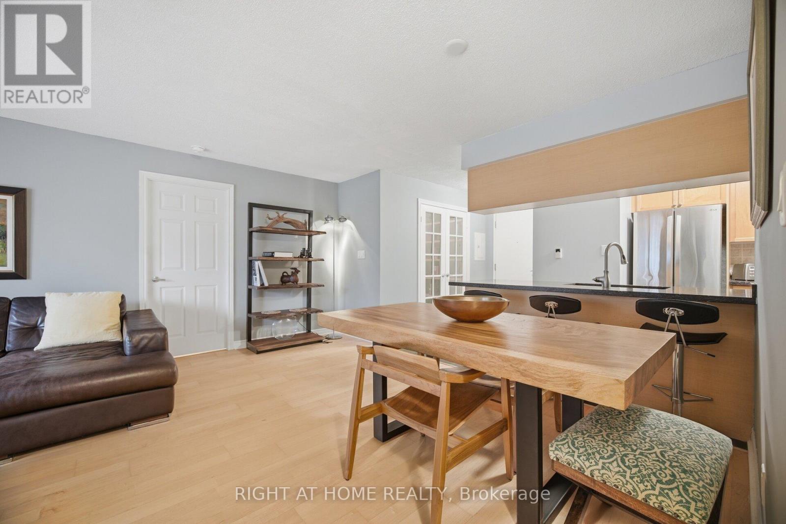 1418 - 3880 DUKE OF YORK BOULEVARD, mississauga (city centre), Ontario