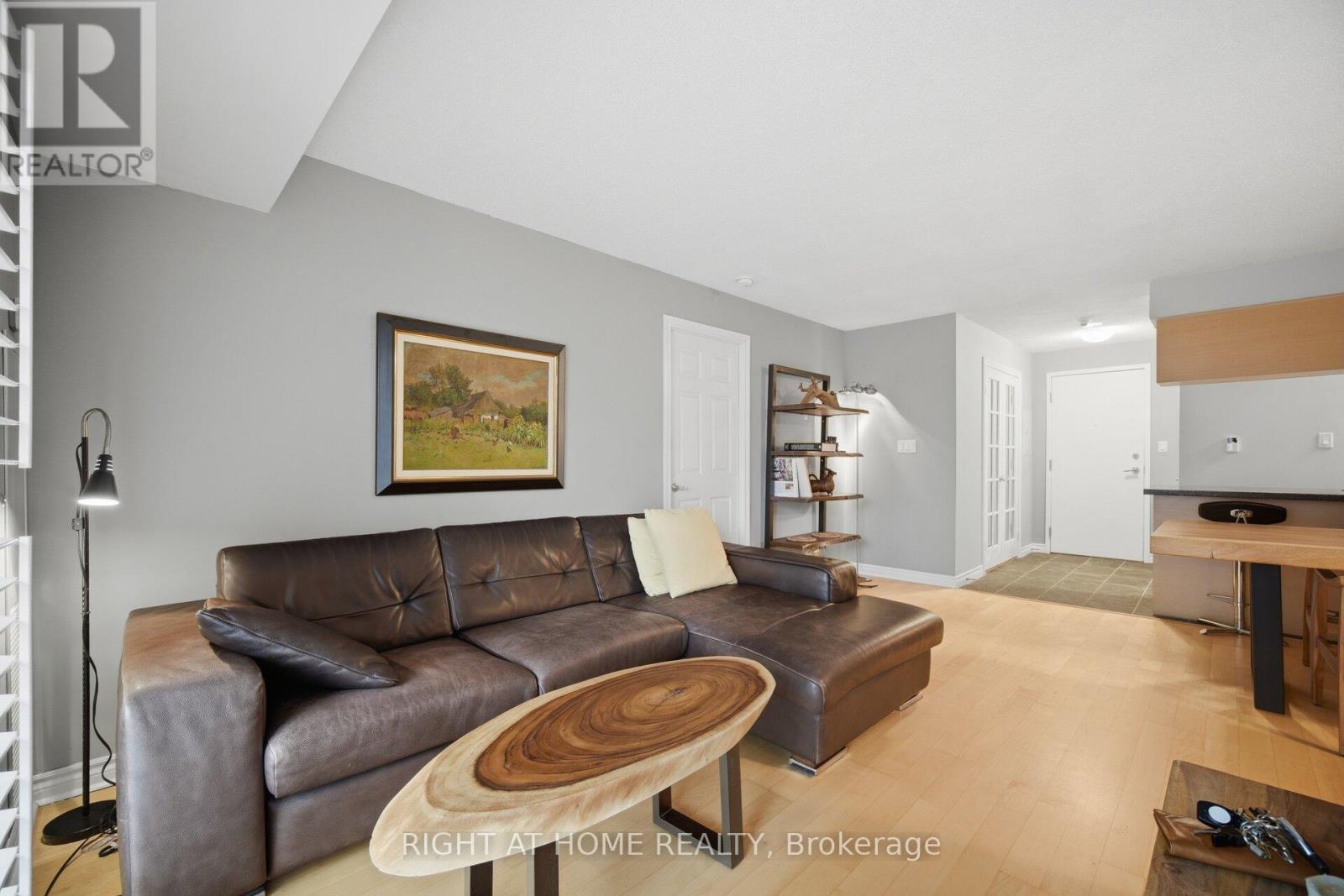 1418 - 3880 Duke Of York Boulevard, Mississauga (City Centre), Ontario  L5B 4M7 - Photo 17 - W12931904