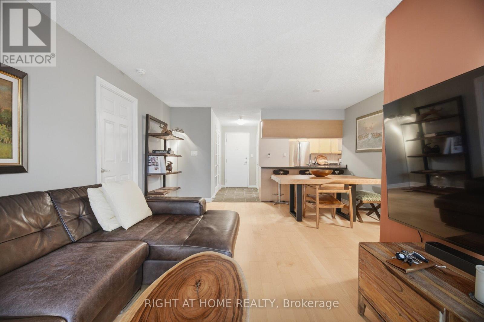 1418 - 3880 Duke Of York Boulevard, Mississauga (City Centre), Ontario  L5B 4M7 - Photo 21 - W12931904