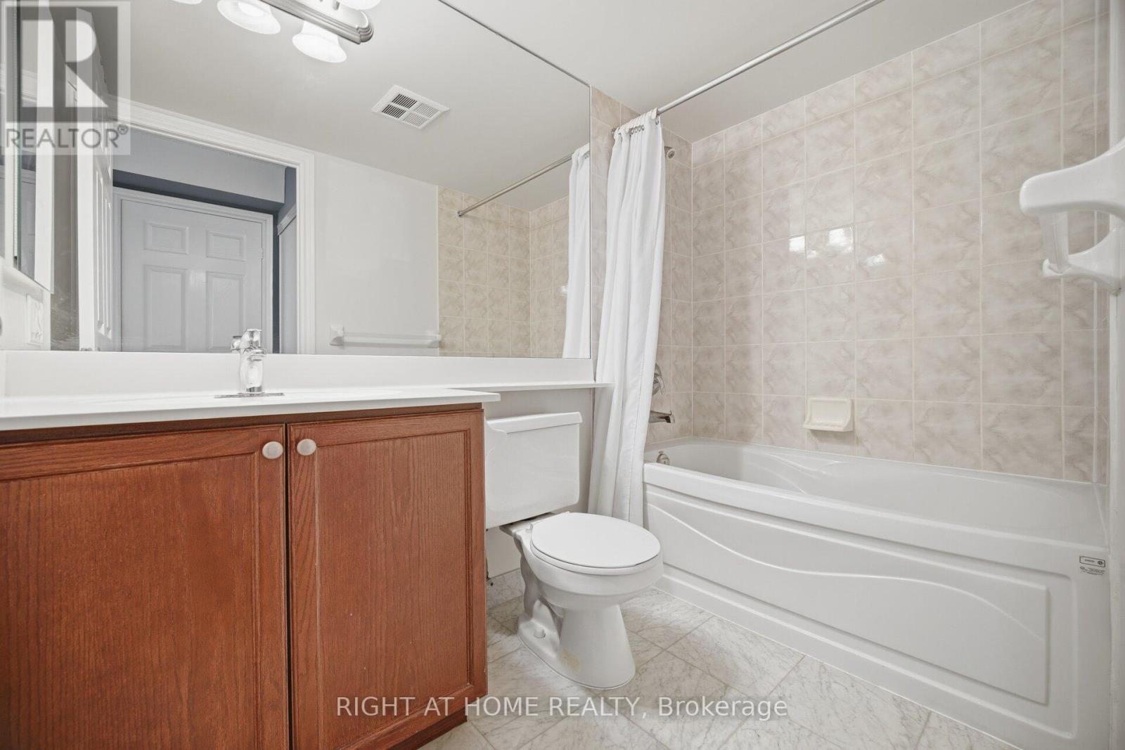 1418 - 3880 Duke Of York Boulevard, Mississauga (City Centre), Ontario  L5B 4M7 - Photo 26 - W12931904