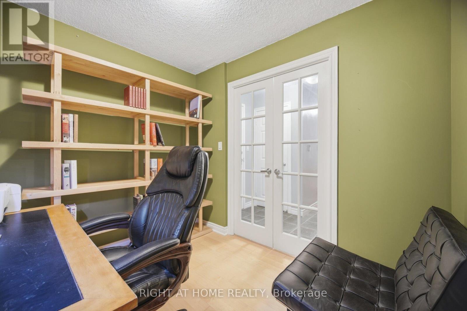 1418 - 3880 Duke Of York Boulevard, Mississauga (City Centre), Ontario  L5B 4M7 - Photo 30 - W12931904