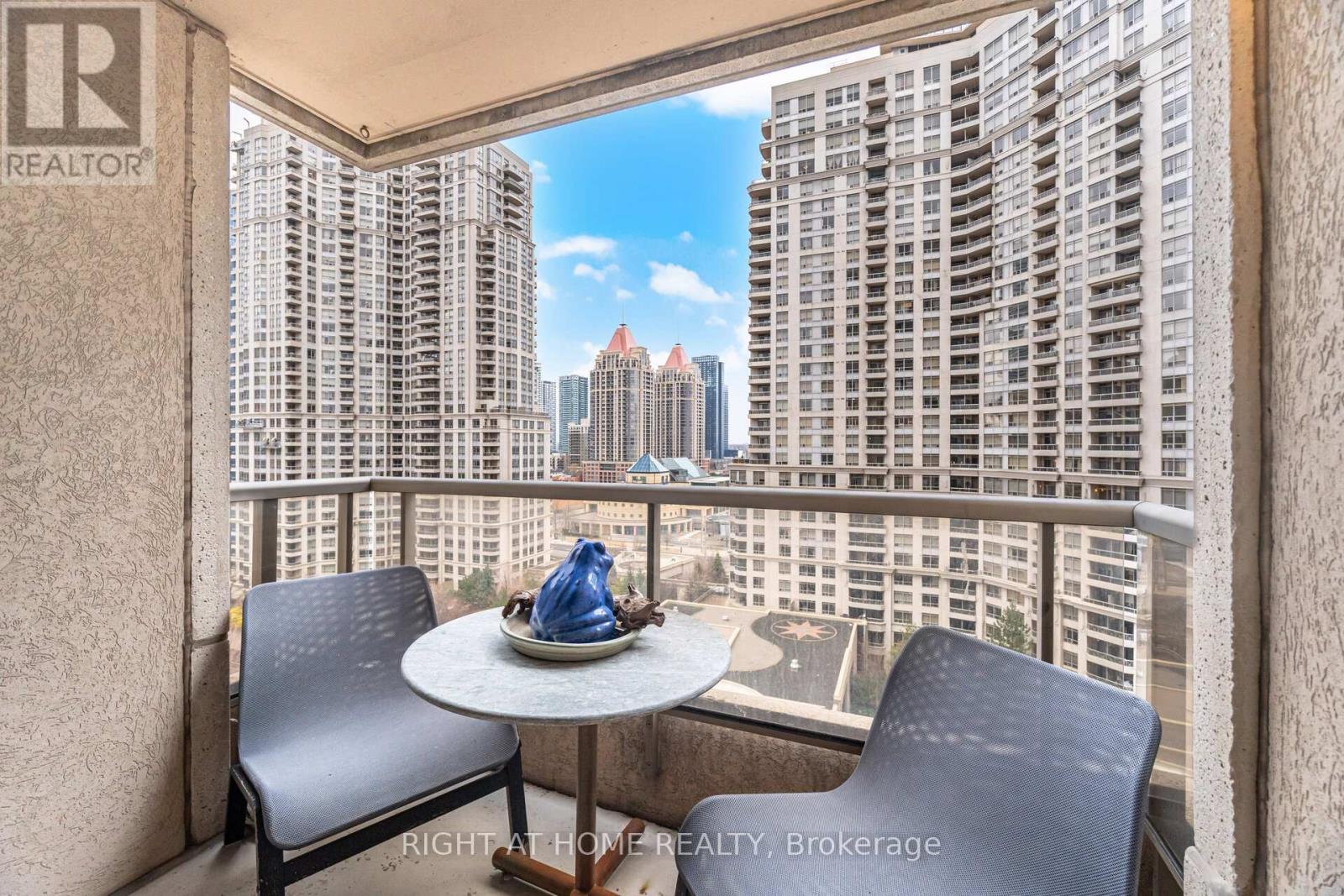 1418 - 3880 Duke Of York Boulevard, Mississauga (City Centre), Ontario  L5B 4M7 - Photo 34 - W12931904