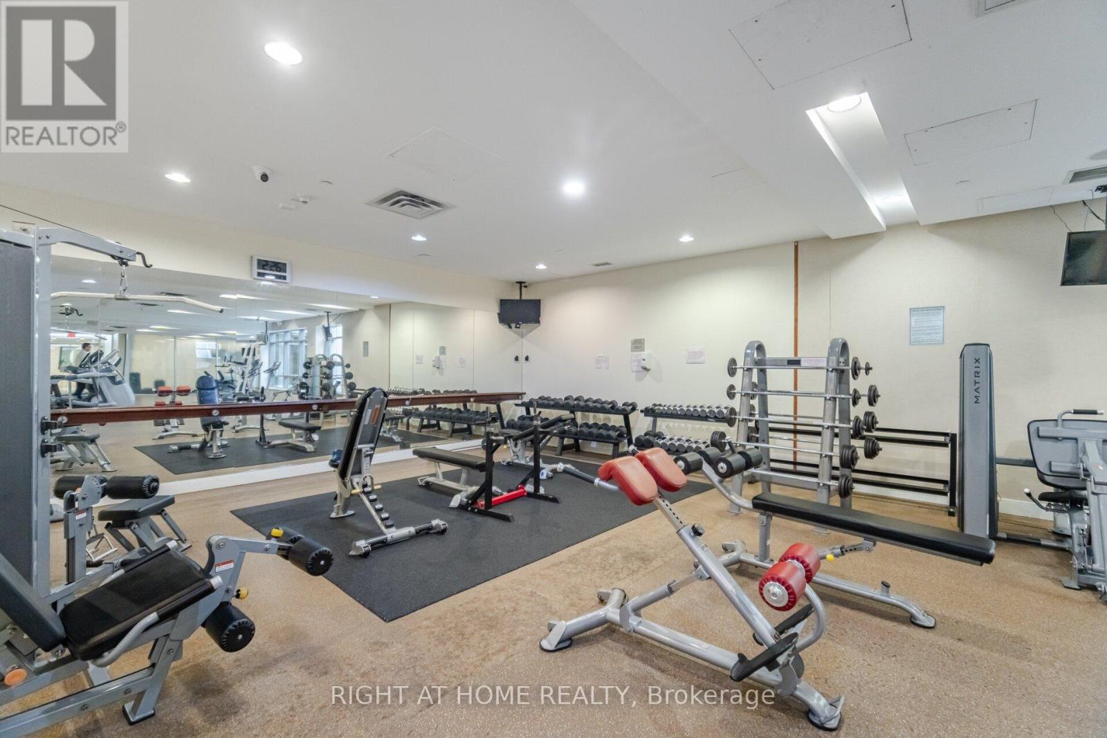 1418 - 3880 Duke Of York Boulevard, Mississauga (City Centre), Ontario  L5B 4M7 - Photo 39 - W12931904