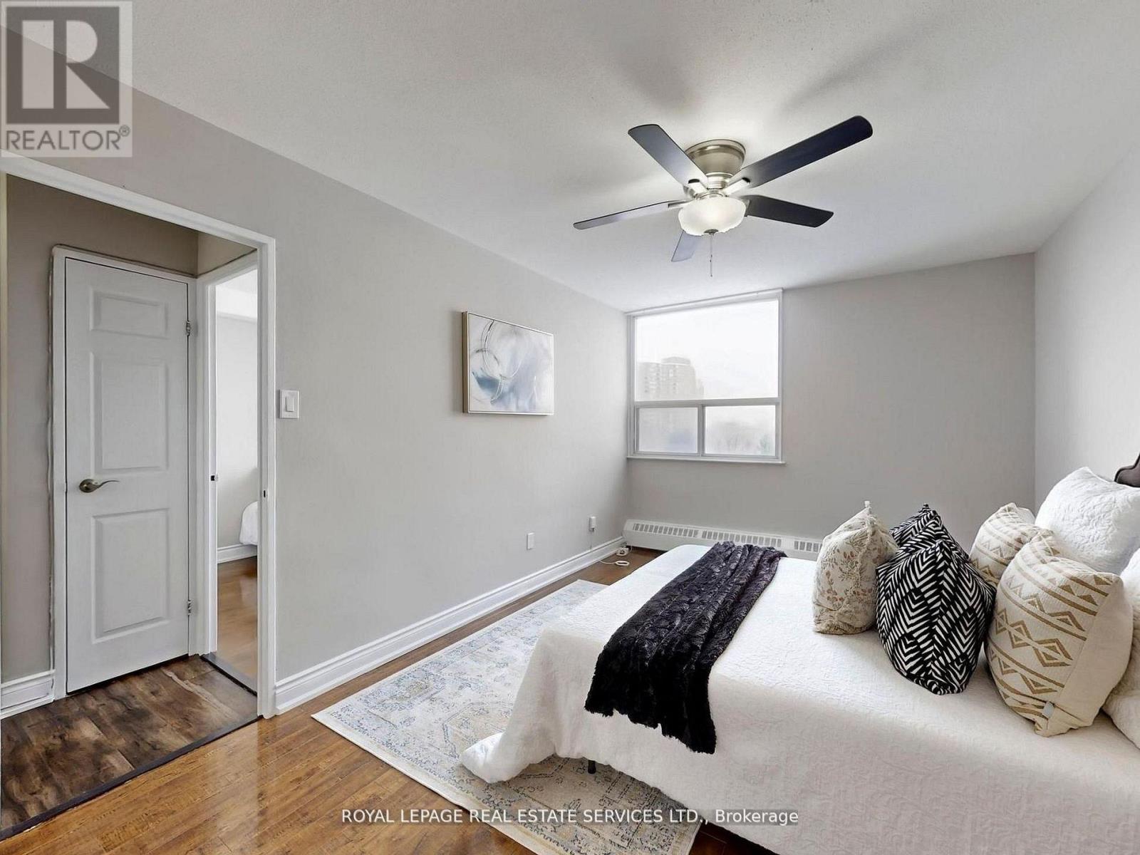 702 - 551 The West Mall, Toronto (Etobicoke West Mall), Ontario  M9C 1G7 - Photo 10 - W12931938