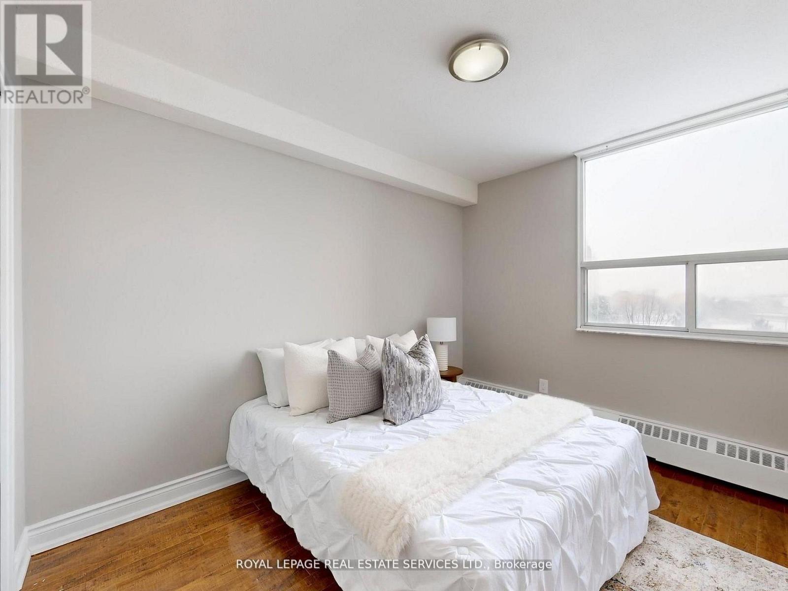 702 - 551 The West Mall, Toronto (Etobicoke West Mall), Ontario  M9C 1G7 - Photo 12 - W12931938