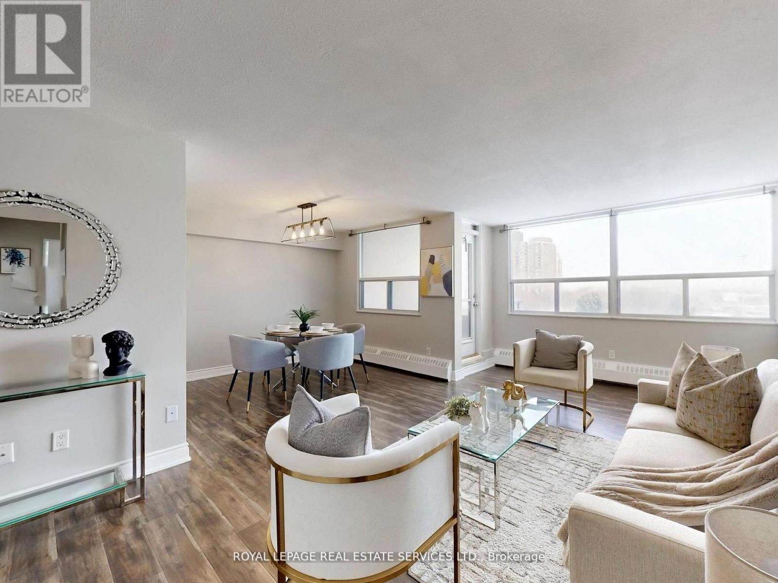 702 - 551 The West Mall, Toronto (Etobicoke West Mall), Ontario  M9C 1G7 - Photo 2 - W12931938