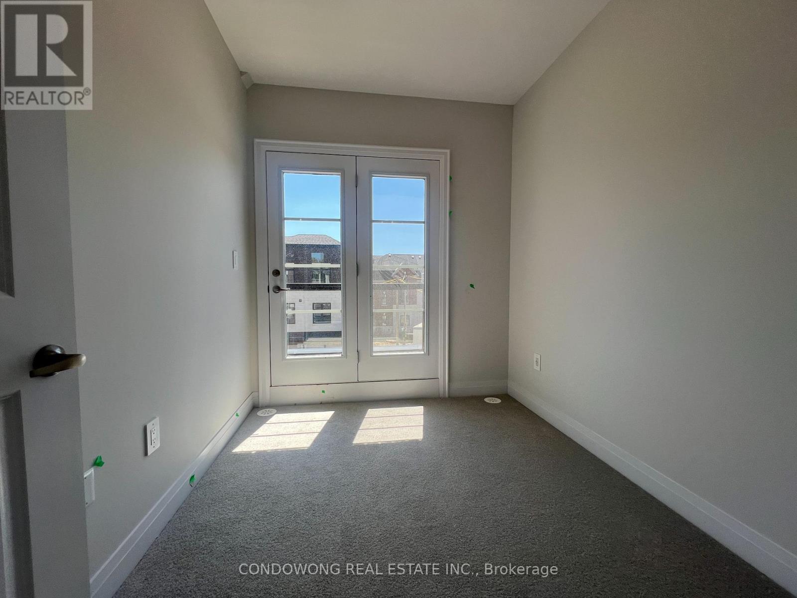 5951 Saigon Street, Mississauga (East Credit), Ontario  L5V 0E9 - Photo 2 - W12931948