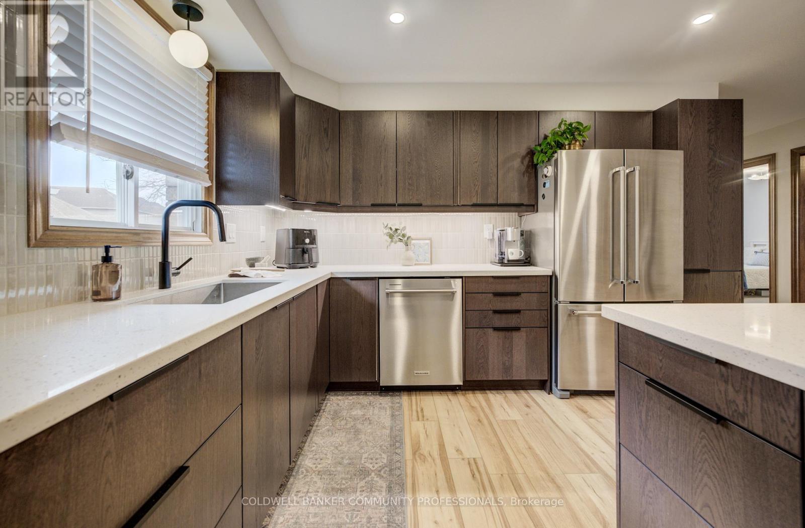 483 Dicenzo Drive, Hamilton (Ryckmans), Ontario  L9B 2C4 - Photo 19 - X12931926