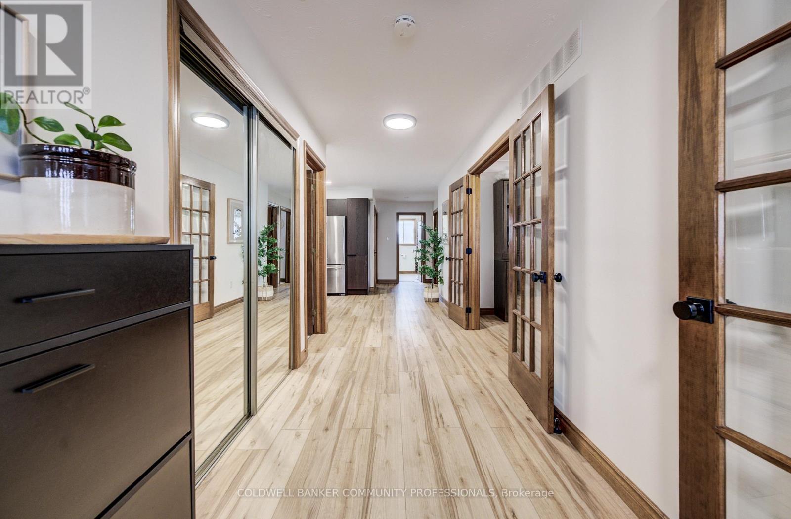 483 Dicenzo Drive, Hamilton (Ryckmans), Ontario  L9B 2C4 - Photo 7 - X12931926