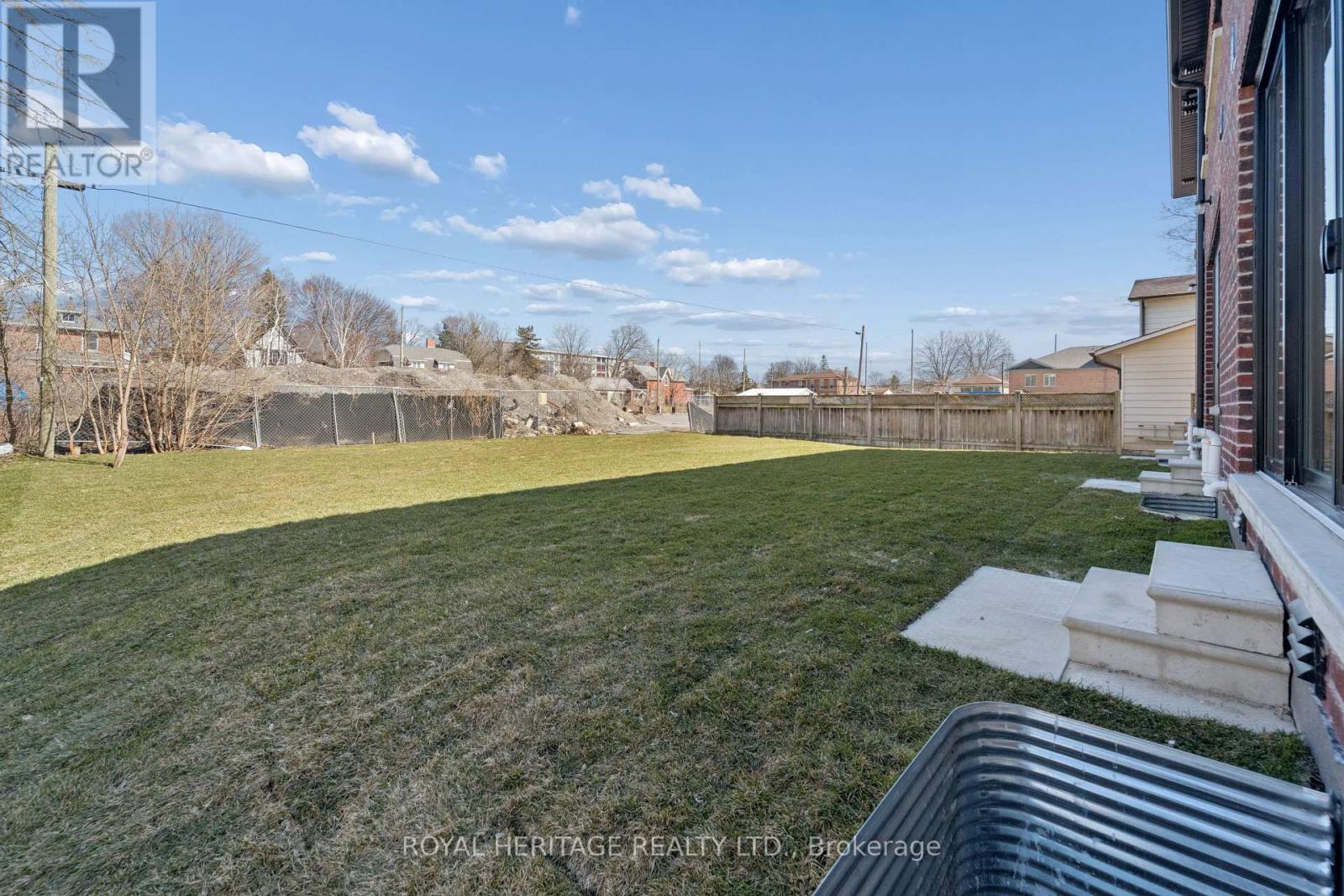 129 Hickory Street N, Whitby, Ontario  L1N 3X6 - Photo 35 - E12677466