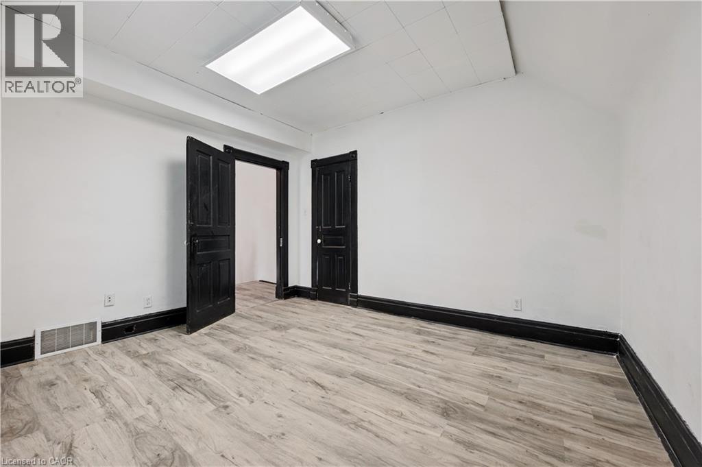 496 King Street E, Kitchener, Ontario  N2G 2L6 - Photo 13 - 40815394