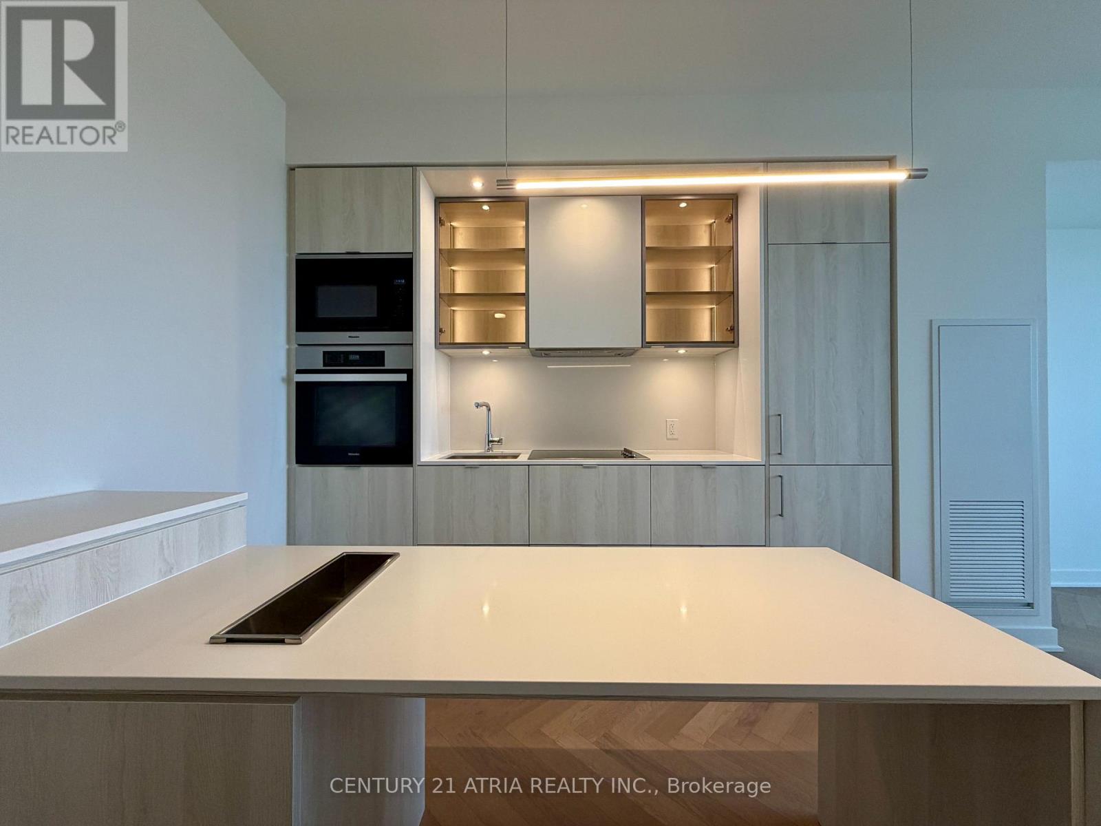 2401 - 11 Yorkville Avenue, Toronto, Ontario  M4W 0B7 - Photo 2 - C12931966