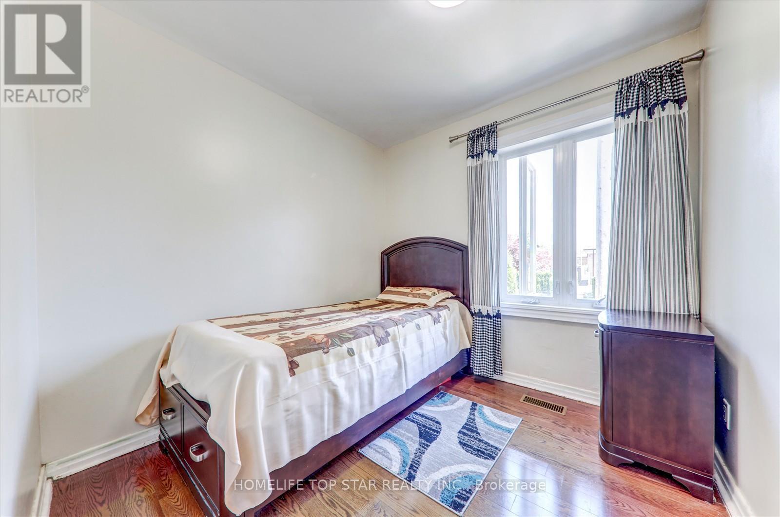 40 Lombardy Crescent, Toronto, Ontario  M1K 4N8 - Photo 16 - E12932004