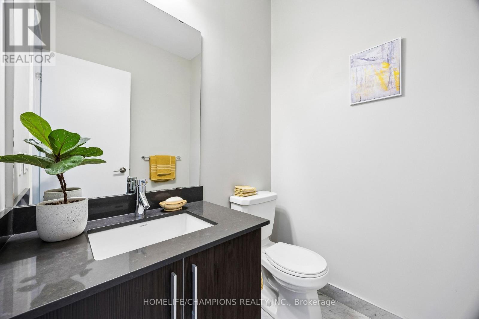 Th10 - 20 Bruyeres Mews, Toronto, Ontario M5V 0G8 - Photo 12 - C12928488