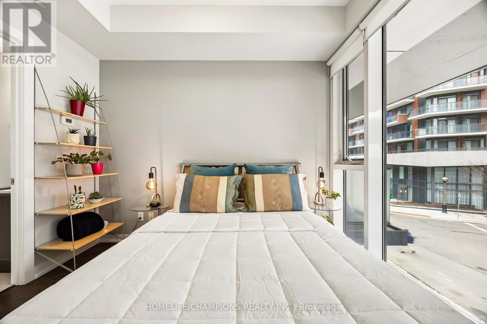 Th10 - 20 Bruyeres Mews, Toronto, Ontario M5V 0G8 - Photo 17 - C12928488