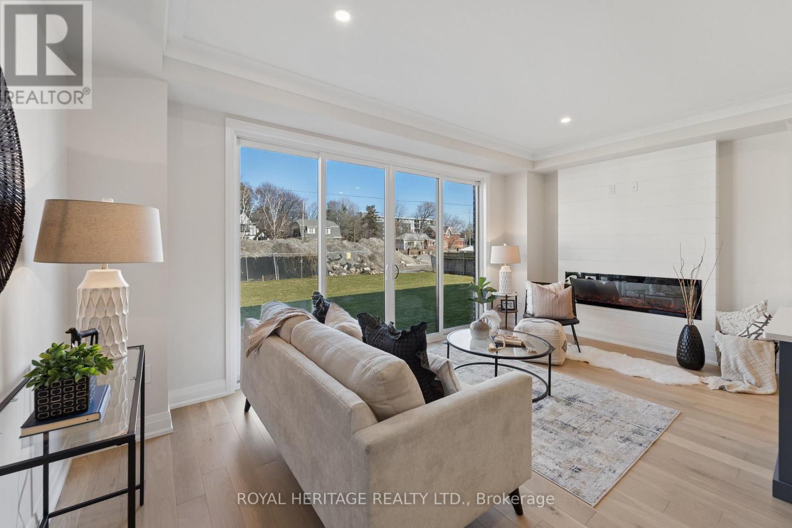 127 Hickory Street N, Whitby, Ontario  L1N 3X6 - Photo 4 - E12677460