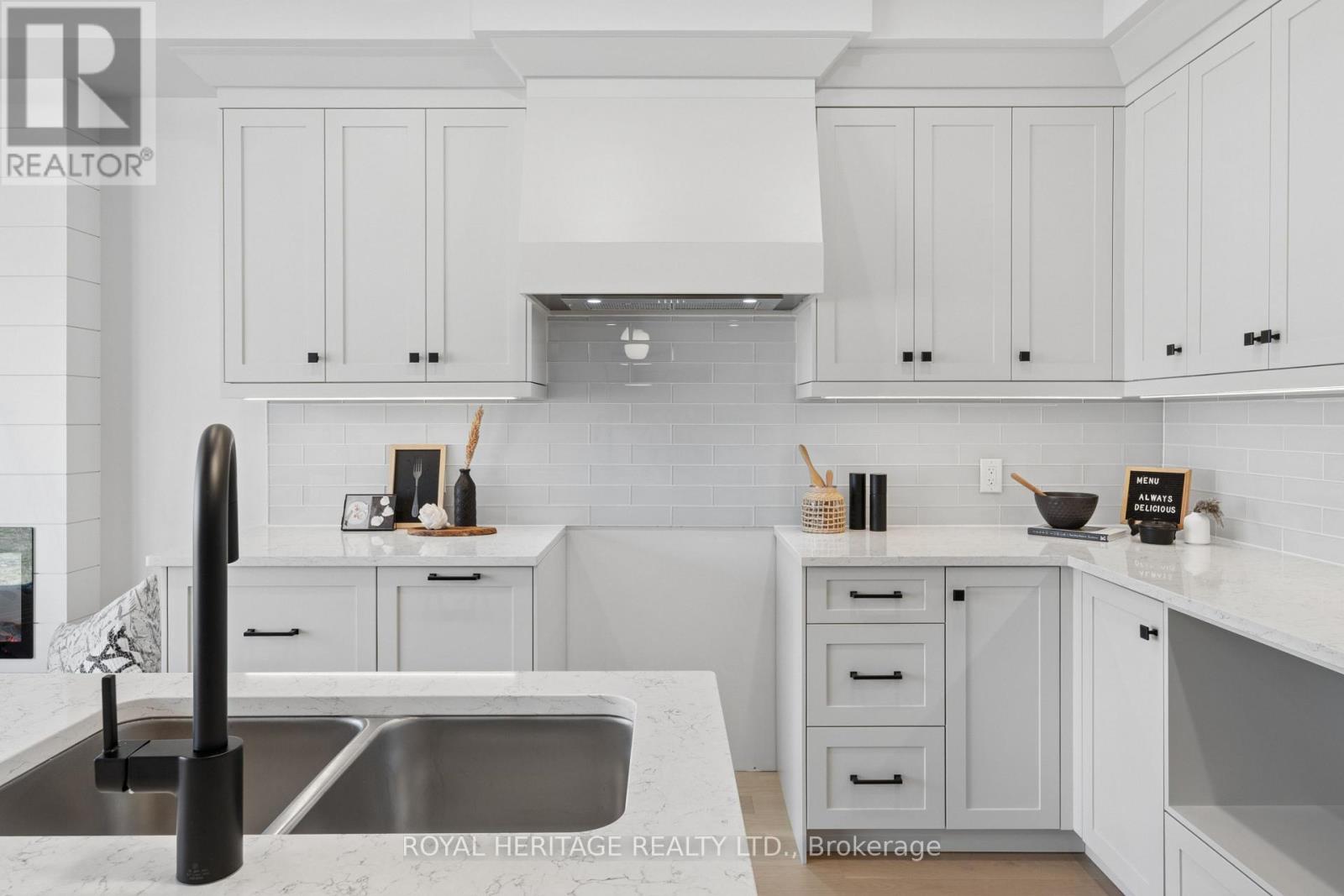 127 Hickory Street N, Whitby, Ontario  L1N 3X6 - Photo 8 - E12677460